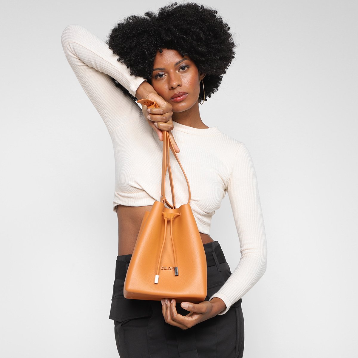 Bolsa Colcci Saco Feminina - Laranja é ruim? Bolsa Colcci Saco Feminina - Laranja é boa?