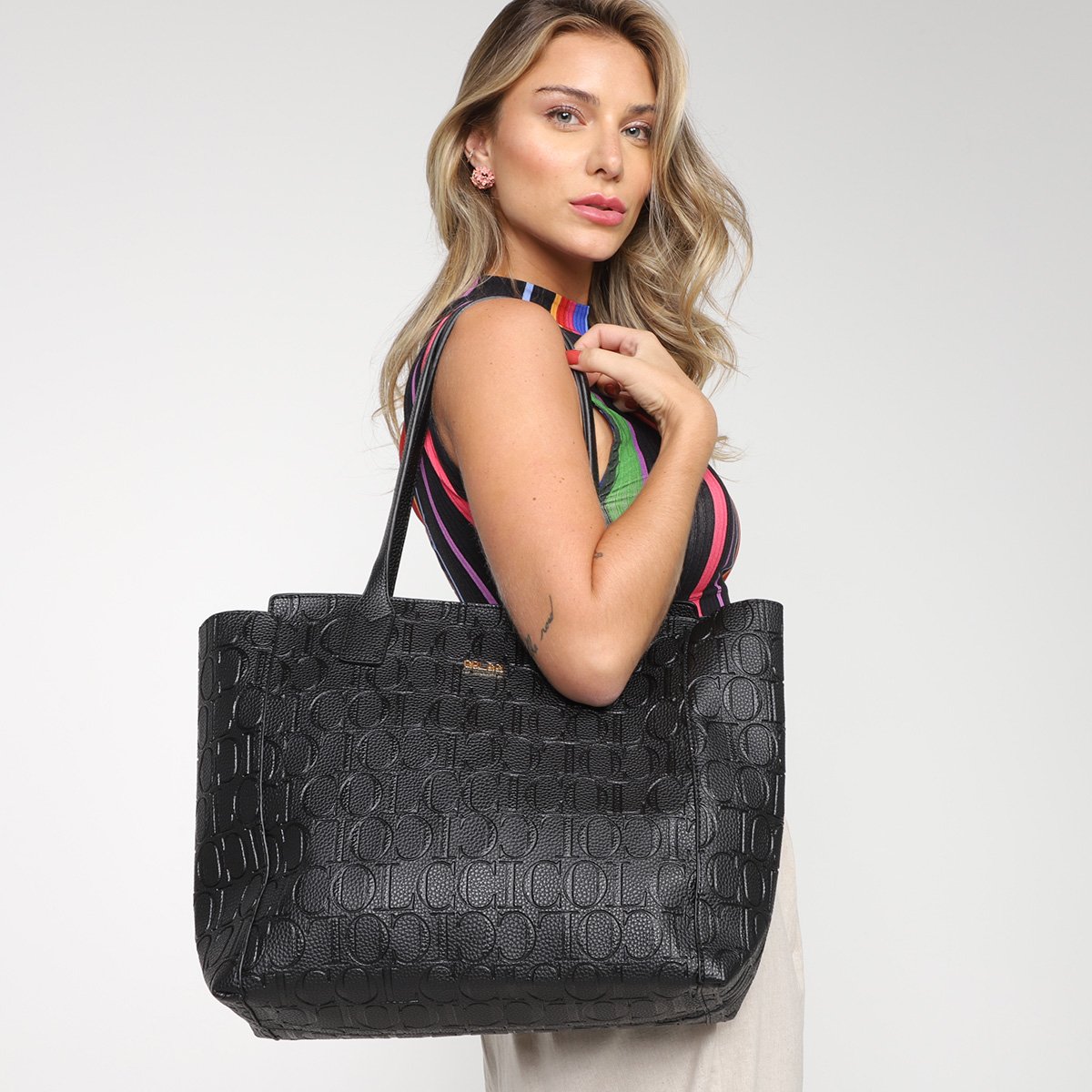Bolsa Colcci Tote Shopper Textura Feminina - Preto Menor preço em Bolsa Colcci Tote Shopper Textura Feminina - Preto