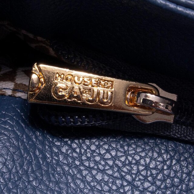 BOLSA FEMININA EM COURO TIRACOLO DENIN "MARLIZE FORTES"