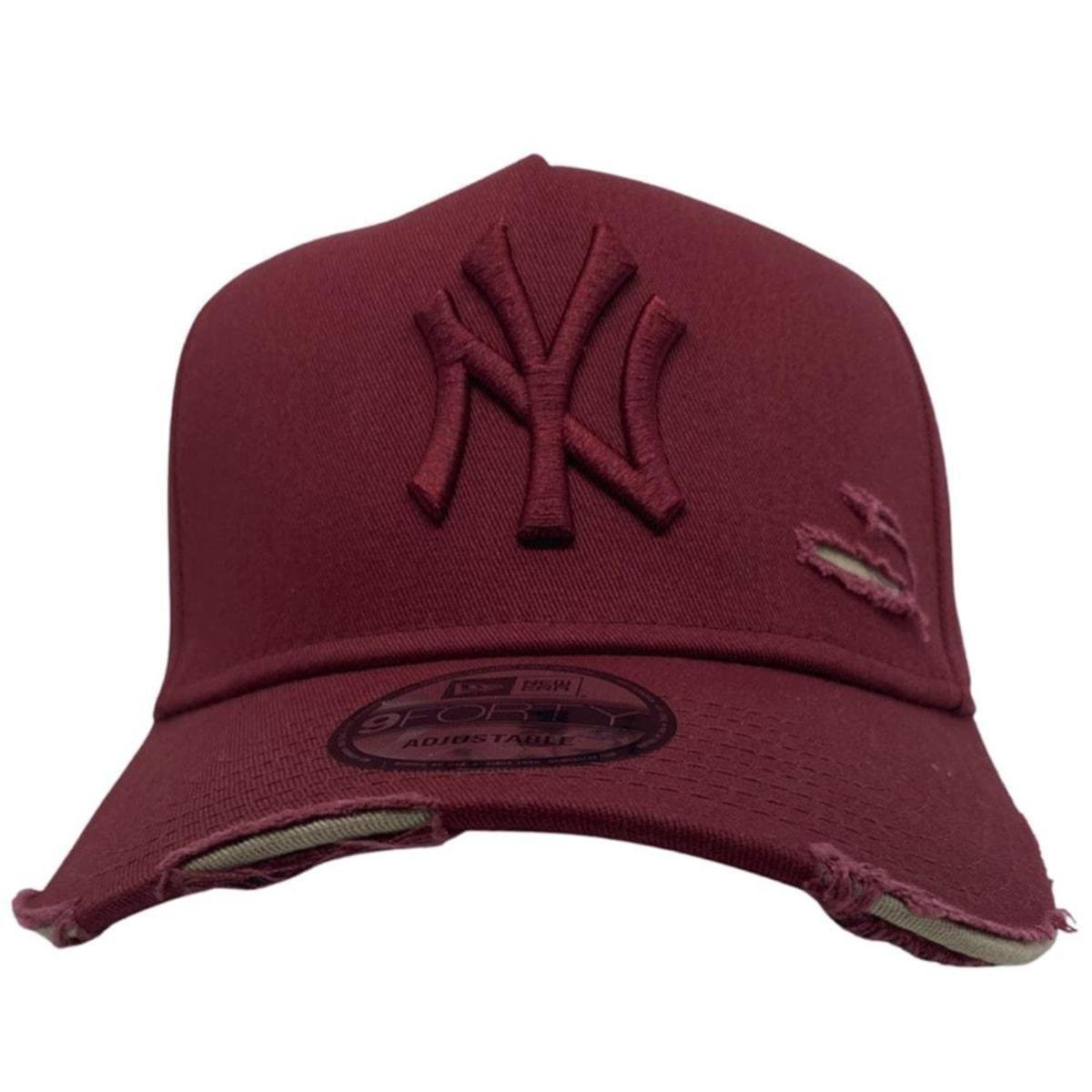 Boné New Era 9Forty New York Destroyed Aba Curva Vermelho Menor preço em Boné New Era 9Forty New York Destroyed Aba Curva Vermelho