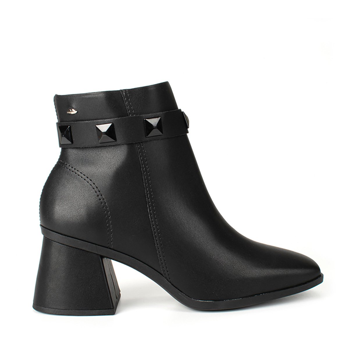 Bota Cano Curto Dakota Feminina - Preto Menor preço em Bota Cano Curto Dakota Feminina - Preto