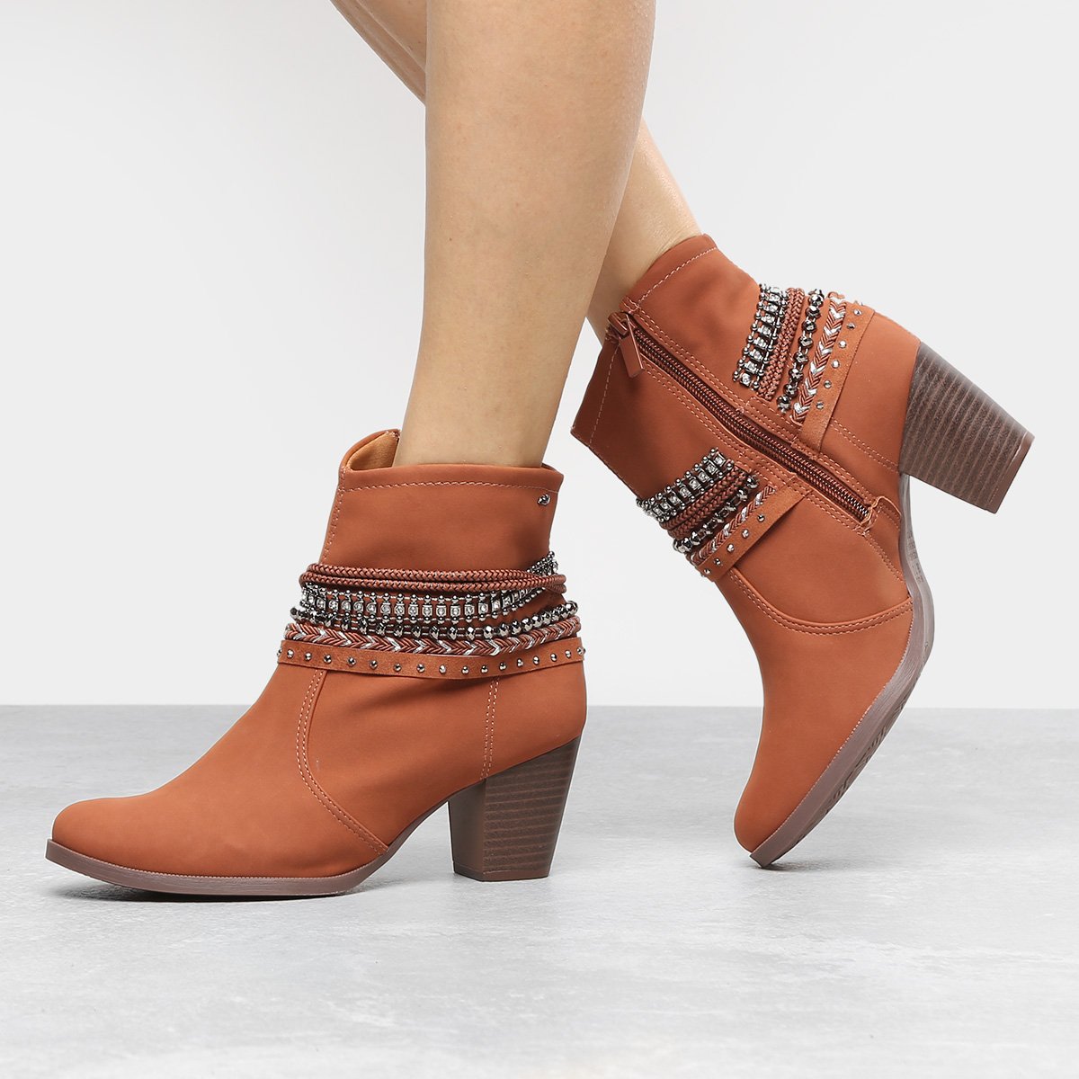 Bota Cano Curto Dakota Fivelas Feminina - Caramelo | Zattini