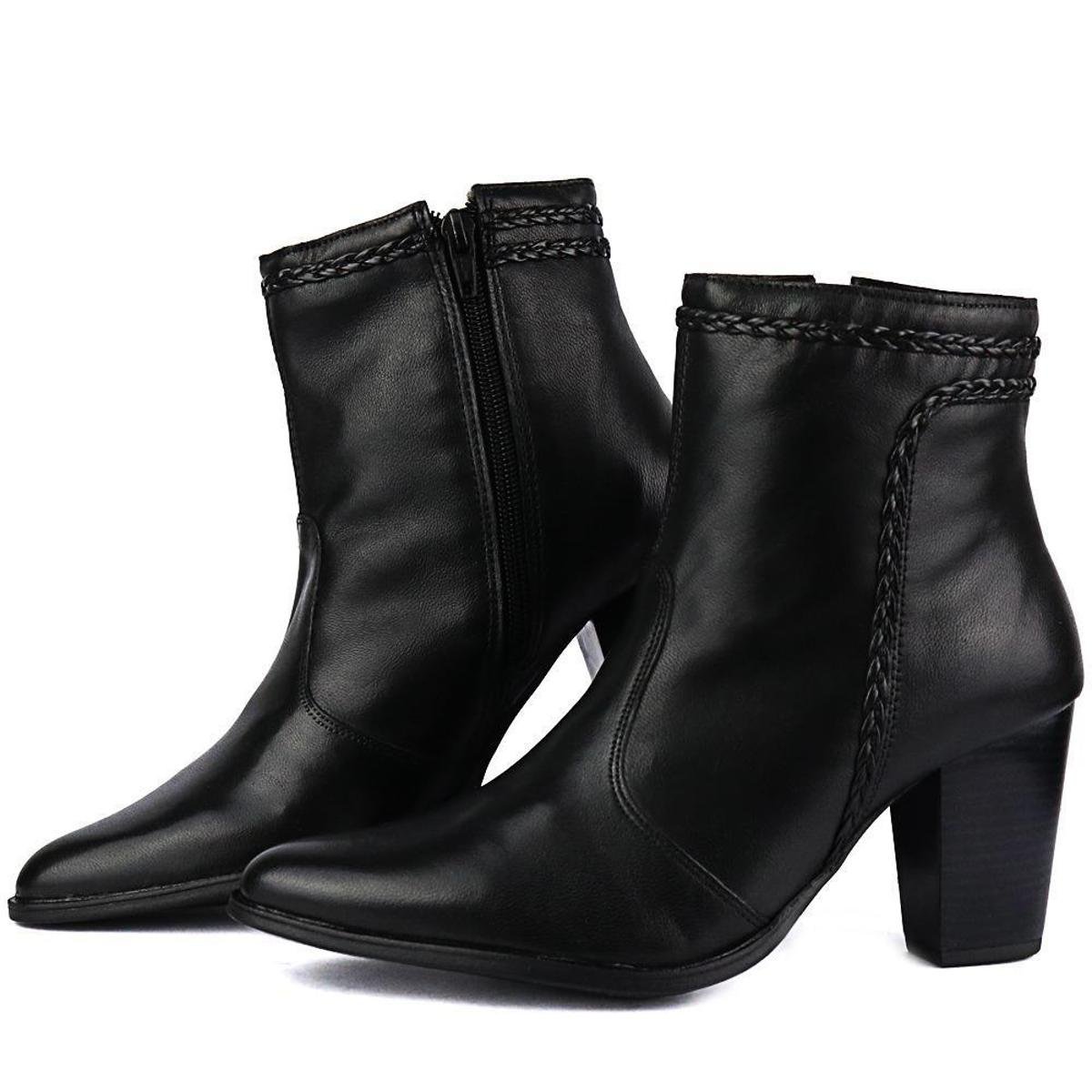 Bota Cano Curto em Couro Salto em Bloco Bico Fino Kevin Sintonia Menor preço em Bota Cano Curto em Couro Salto em Bloco Bico Fino Kevin Sintonia