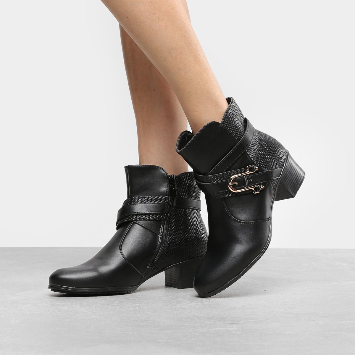 Bota Cano Curto Mooncity Textura e Fivela Feminina - Preto é ruim? Bota Cano Curto Mooncity Textura e Fivela Feminina - Preto é boa?