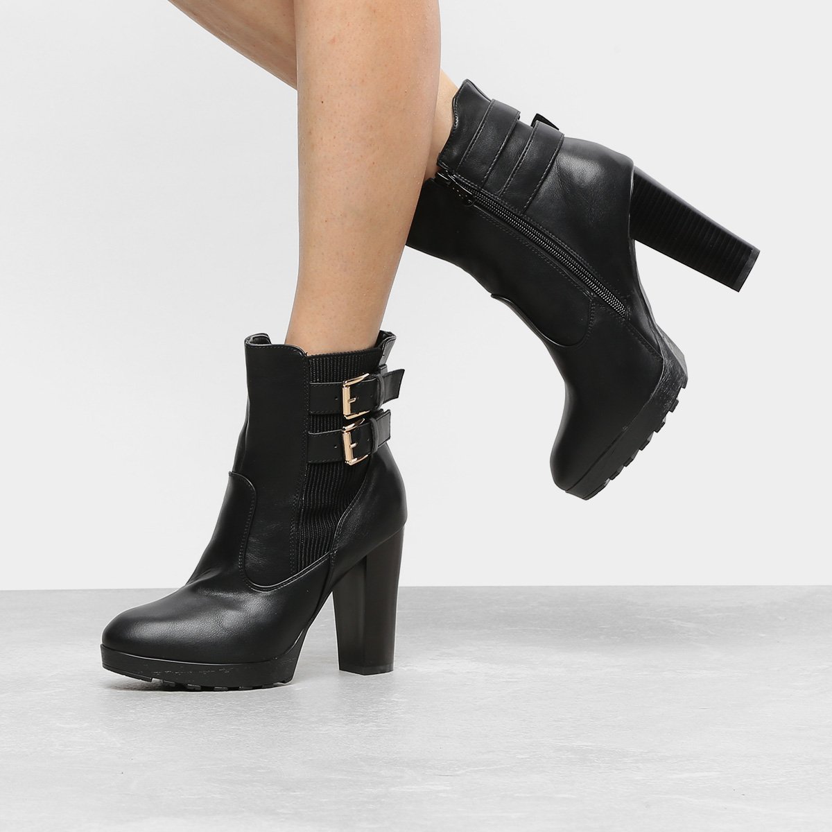 Bota Cano Curto Mooncity Tratorada Fivelas Feminina - Preto é ruim? Bota Cano Curto Mooncity Tratorada Fivelas Feminina - Preto é boa?