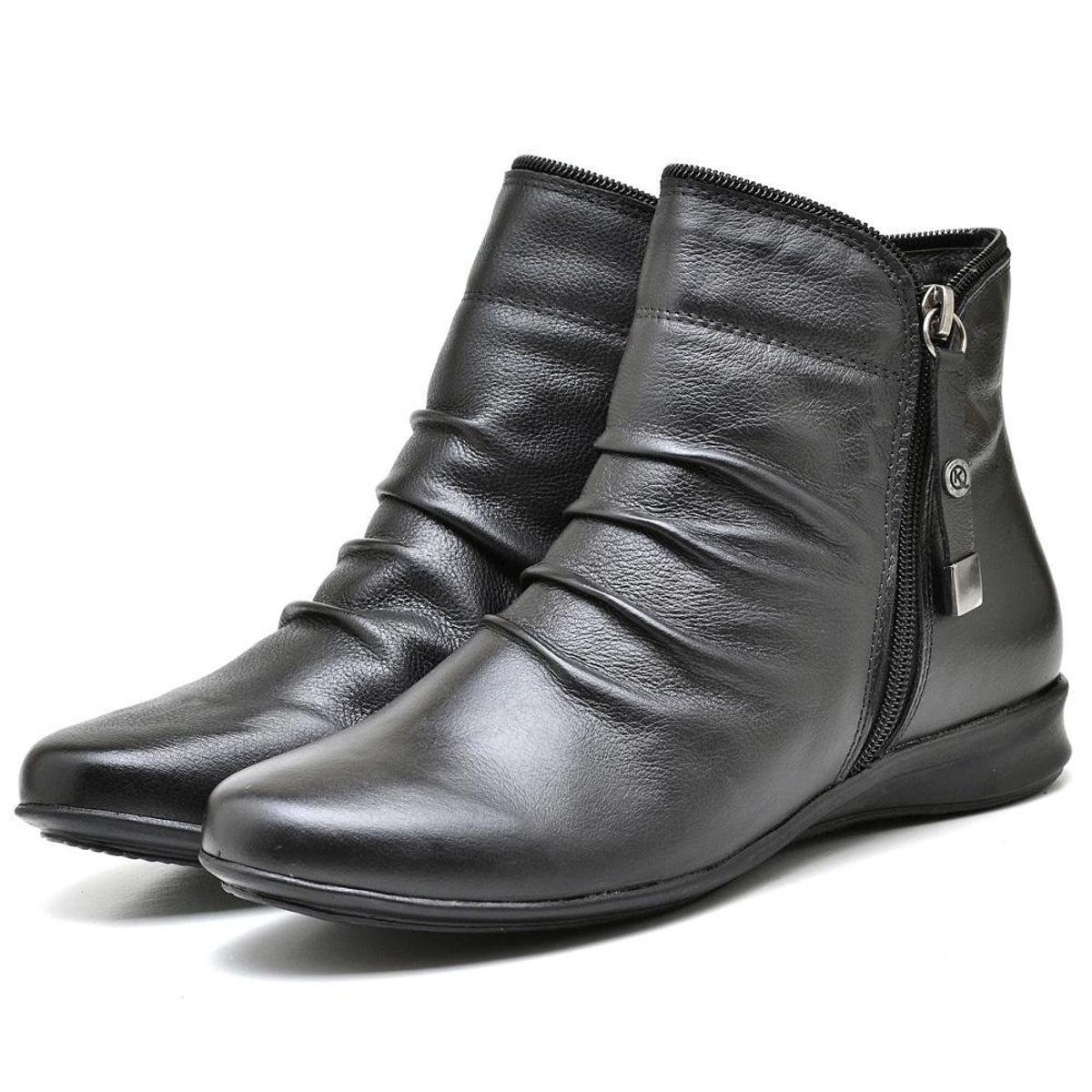 Bota Cano Curto Rasteira de Couro Feminina Blogueira Preta - Preto Menor preço em Bota Cano Curto Rasteira de Couro Feminina Blogueira Preta - Preto