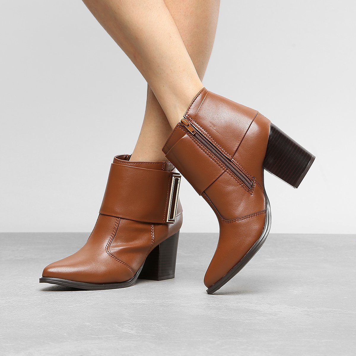 bota cano curto via uno com metal feminina