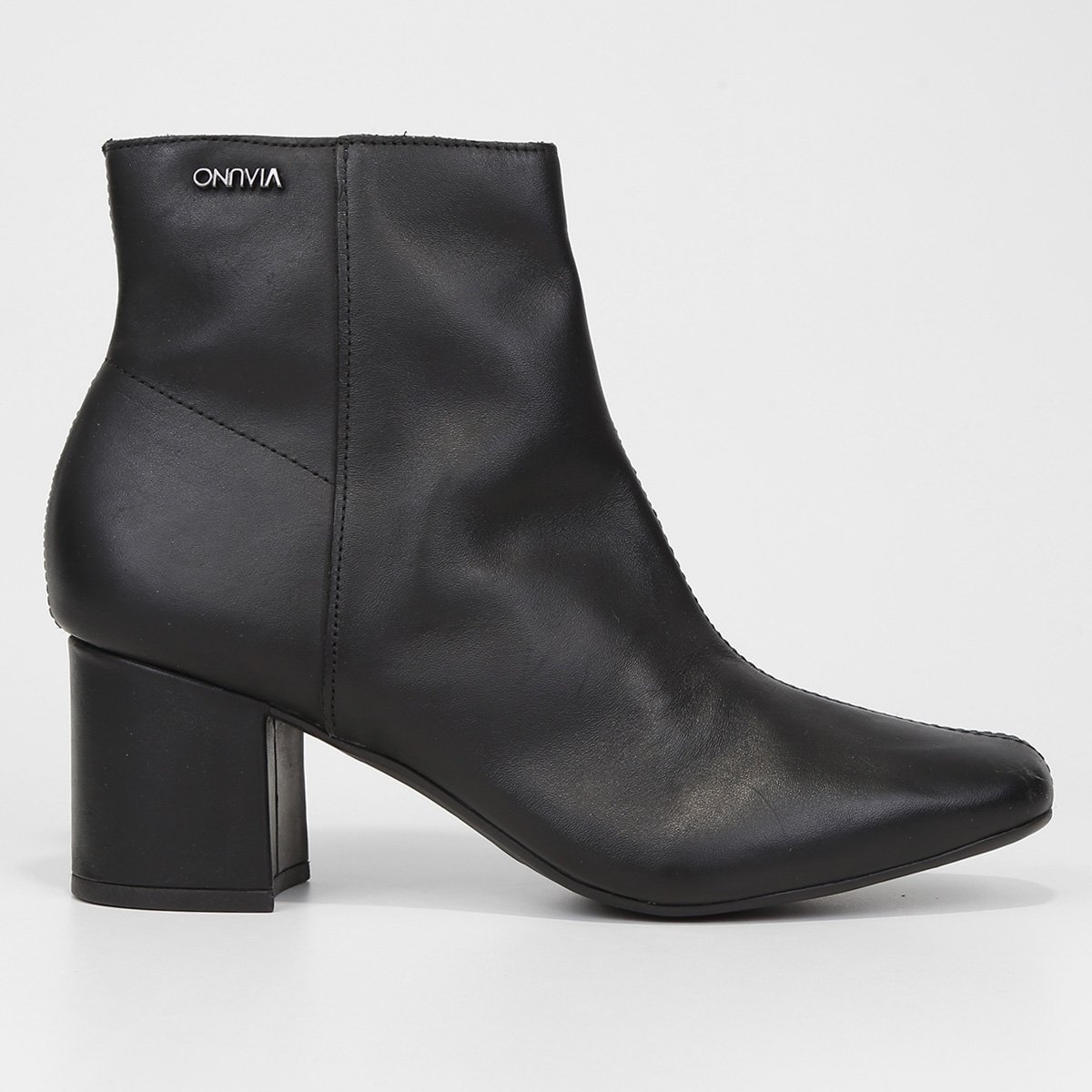 Bota Cano Curto Via Uno Couro Bico Quadrado Feminina - Preto Menor preço em Bota Cano Curto Via Uno Couro Bico Quadrado Feminina - Preto