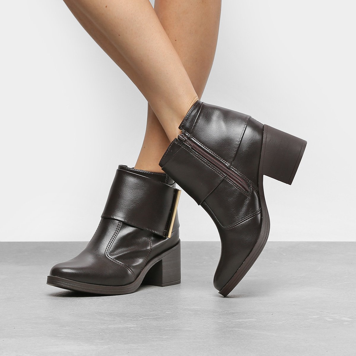 bota cano curto via uno com metal feminina