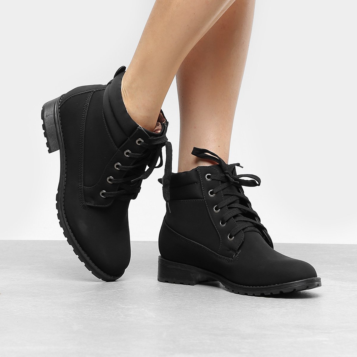 Bota Coturno Cano Curto Mooncity Feminina - Preto Menor preço em Bota Coturno Cano Curto Mooncity Feminina - Preto