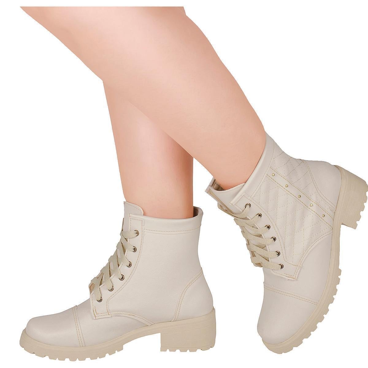 Bota Coturno Tratorada Cadarço Feminina Off White Macia - Off White Menor preço em Bota Coturno Tratorada Cadarço Feminina Off White Macia - Off White