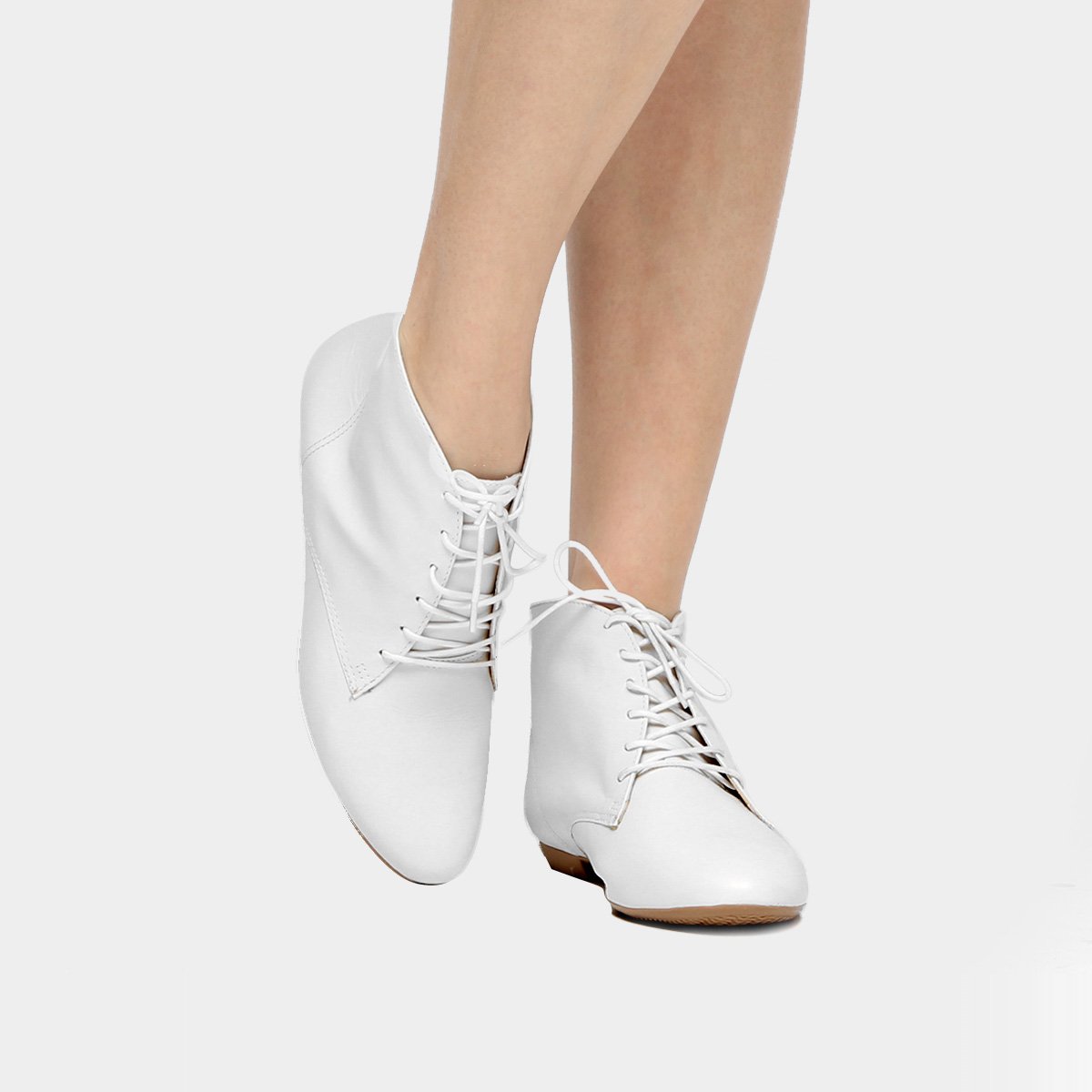 bota branca cano curto com cadarço
