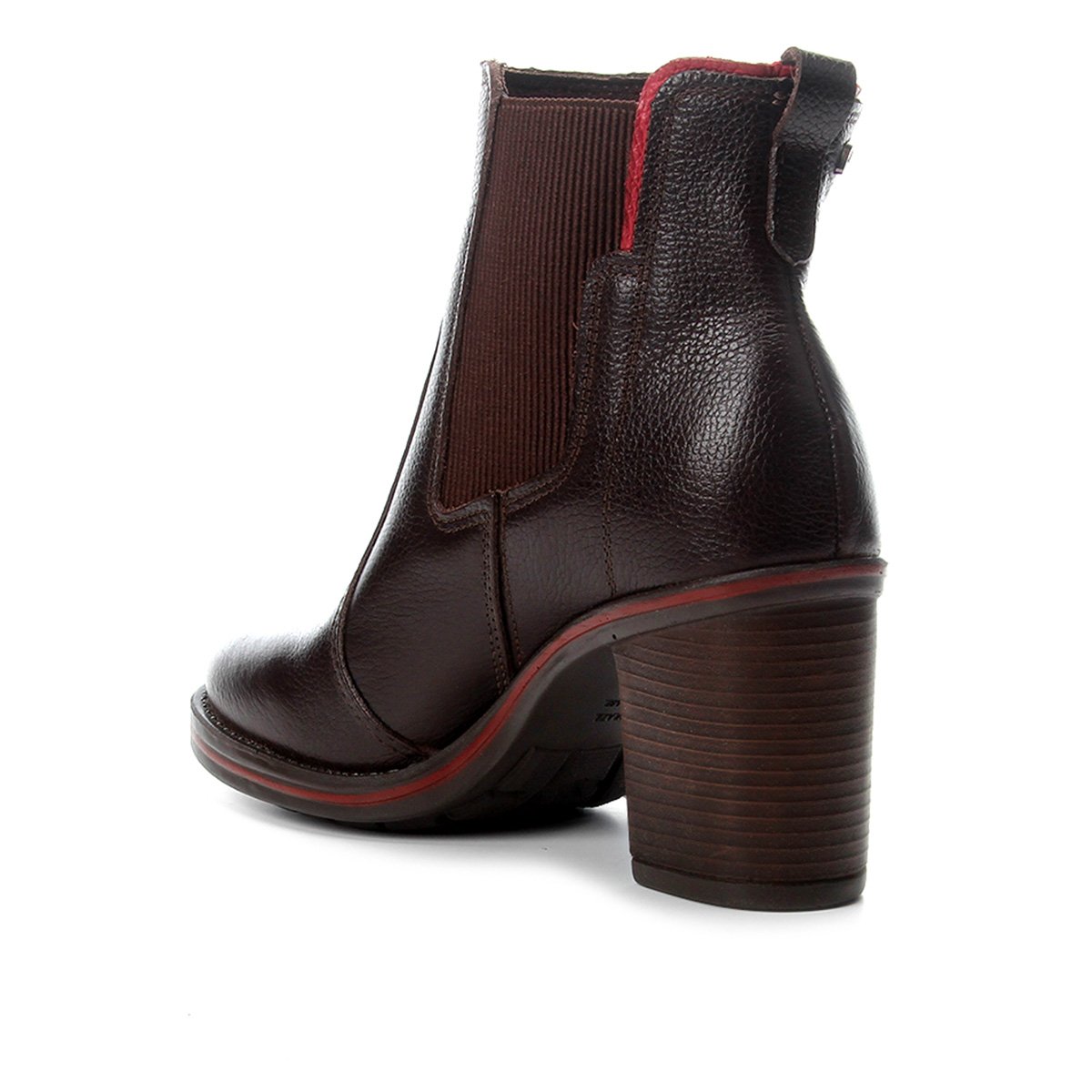 bota tratorada pegada