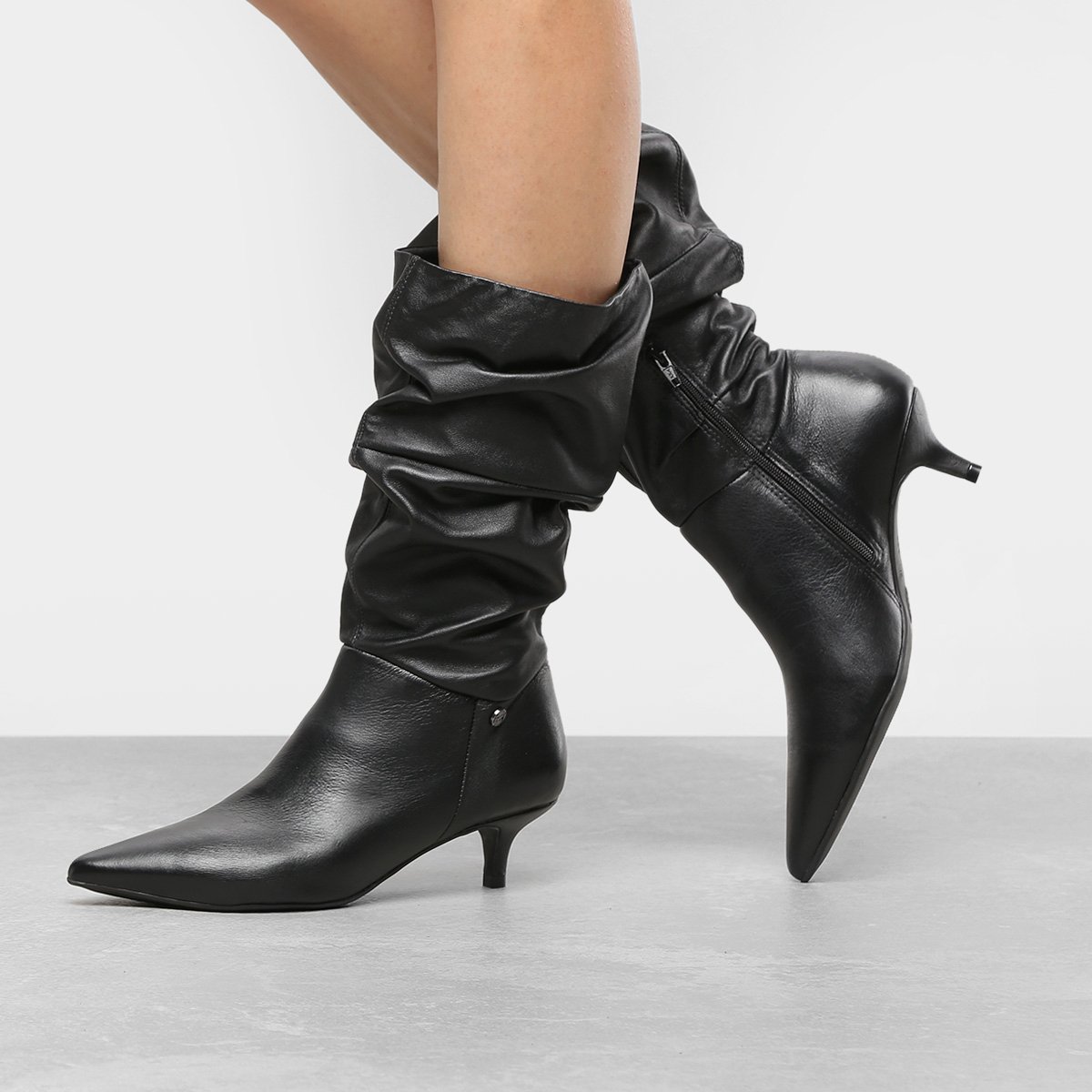 Bota Couro Slouch Bottero com Salto Baixo Feminina - Preto | Zattini