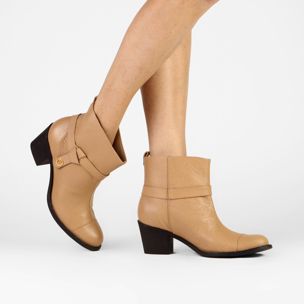 Bota Dumond Cano Curto Salto Grosso Tira Logo - Bege | Zattini