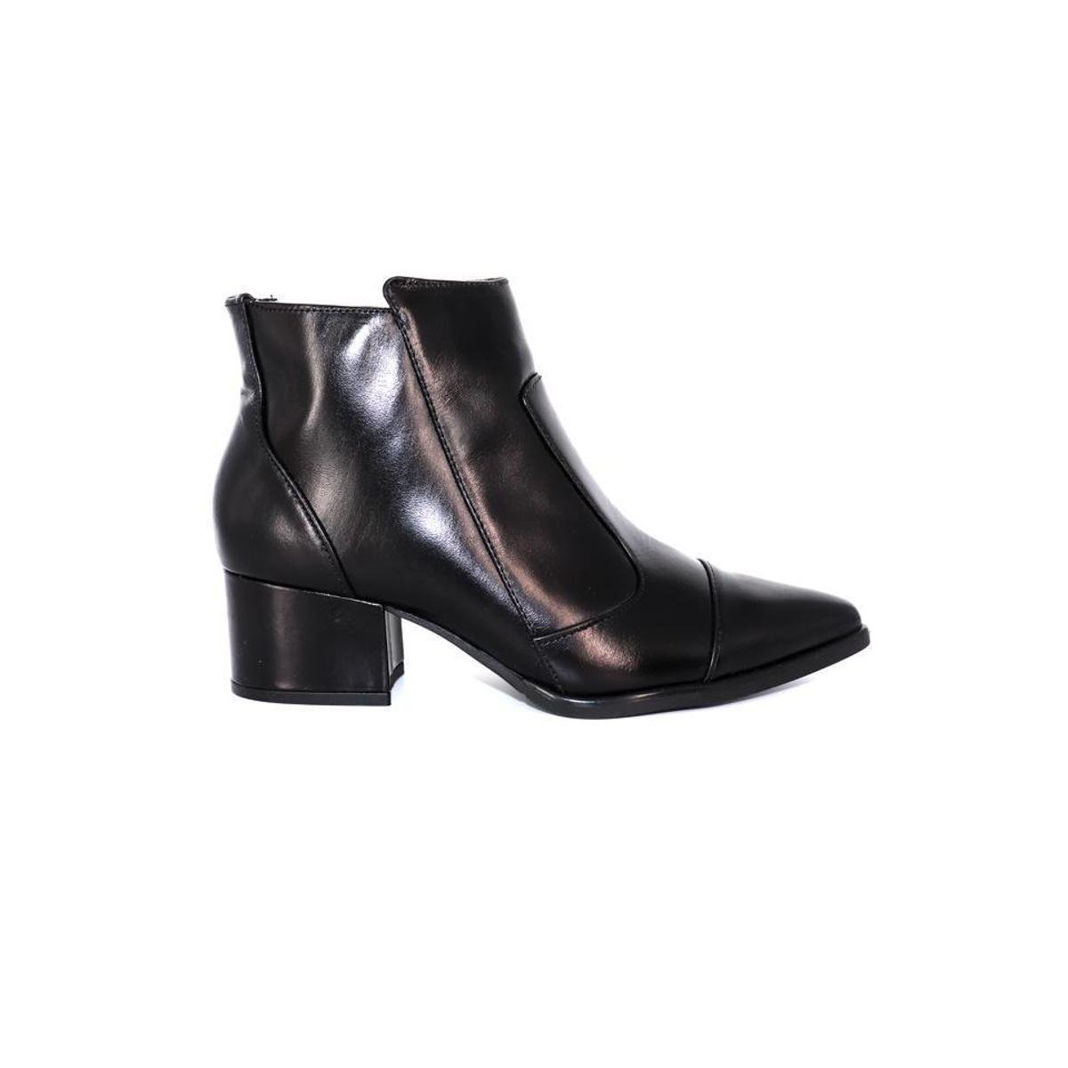 Bota Feminina Bico Fino Cano Baixo de Couro Houston - Preto Menor preço em Bota Feminina Bico Fino Cano Baixo de Couro Houston - Preto