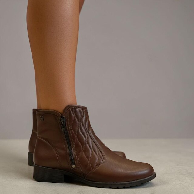 Bota Feminina Cano Curto Calce Fácil com Zíper Dakota D2184