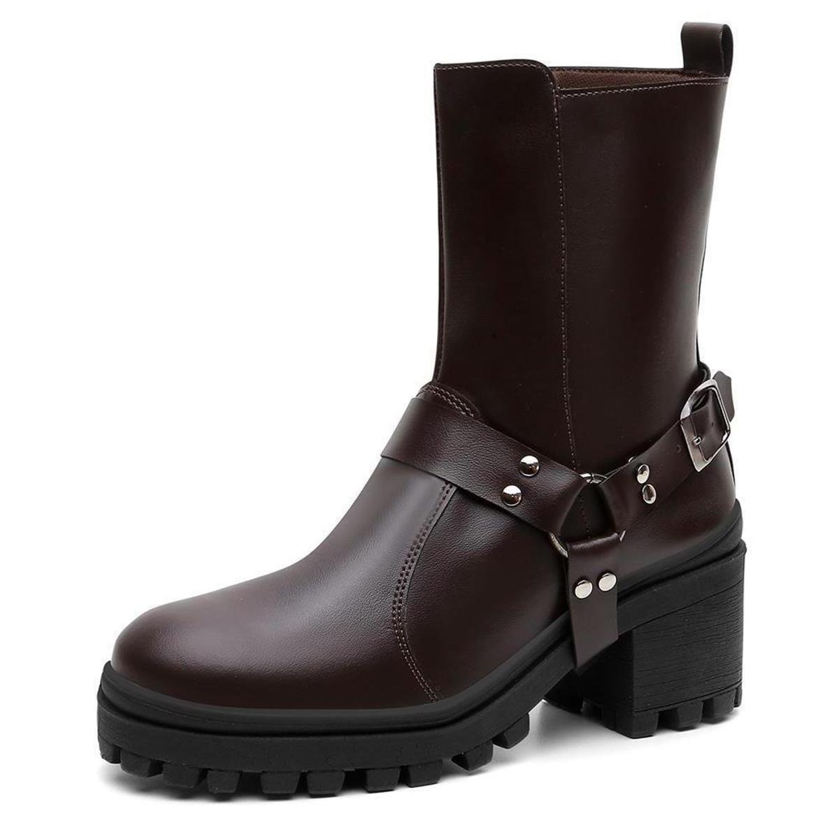 Bota Feminina Cano Médio Cabresto Tratorada Bico Redondo Menor preço em Bota Feminina Cano Médio Cabresto Tratorada Bico Redondo