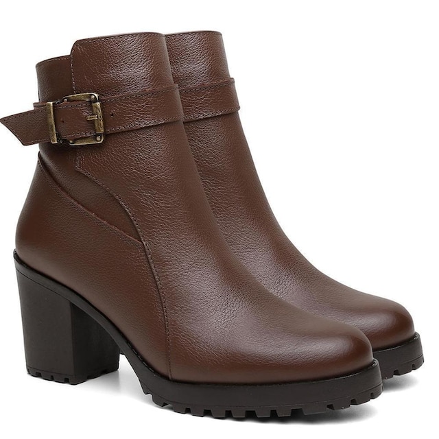 Bota Feminina Couro Casual Cano Médio Fivela Salto Tratorado