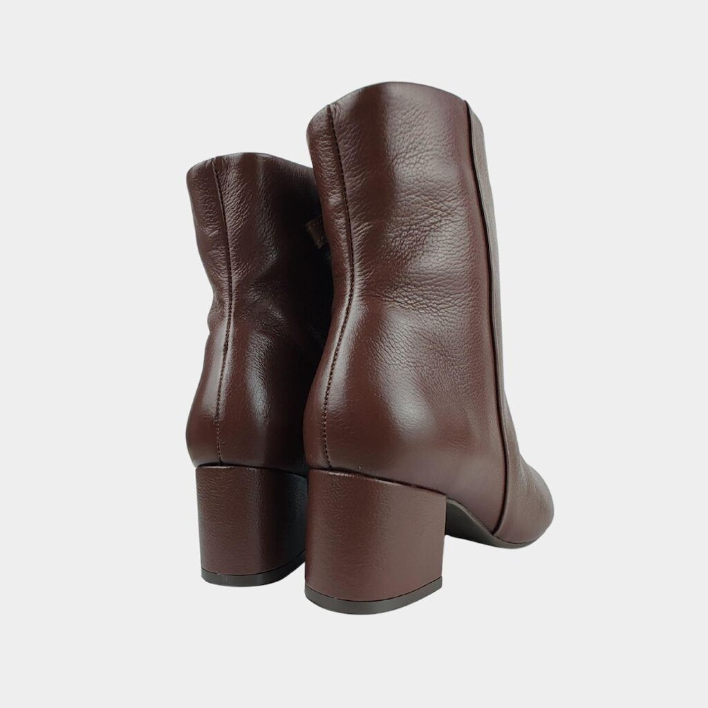 Bota Feminina Couro Paloma Cano Médio Bico Fino