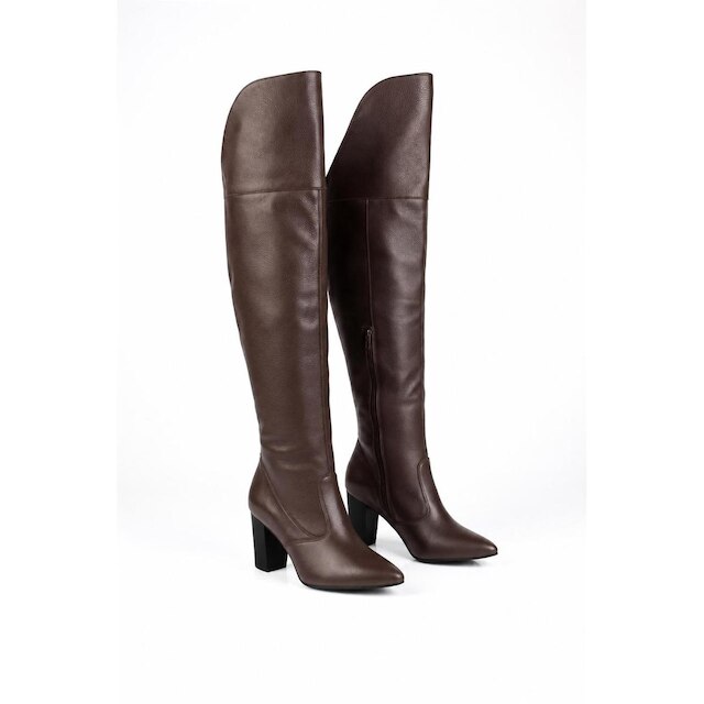 Bota feminina de couro over cano longo com salto 6586
