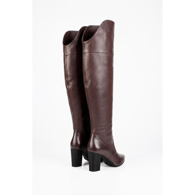 Bota feminina de couro over cano longo com salto 6586