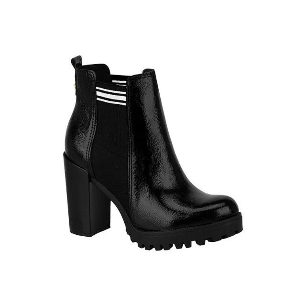 Bota Feminina Moleca Tratorada Verniz Feminina - Preto Menor preço em Bota Feminina Moleca Tratorada Verniz Feminina - Preto