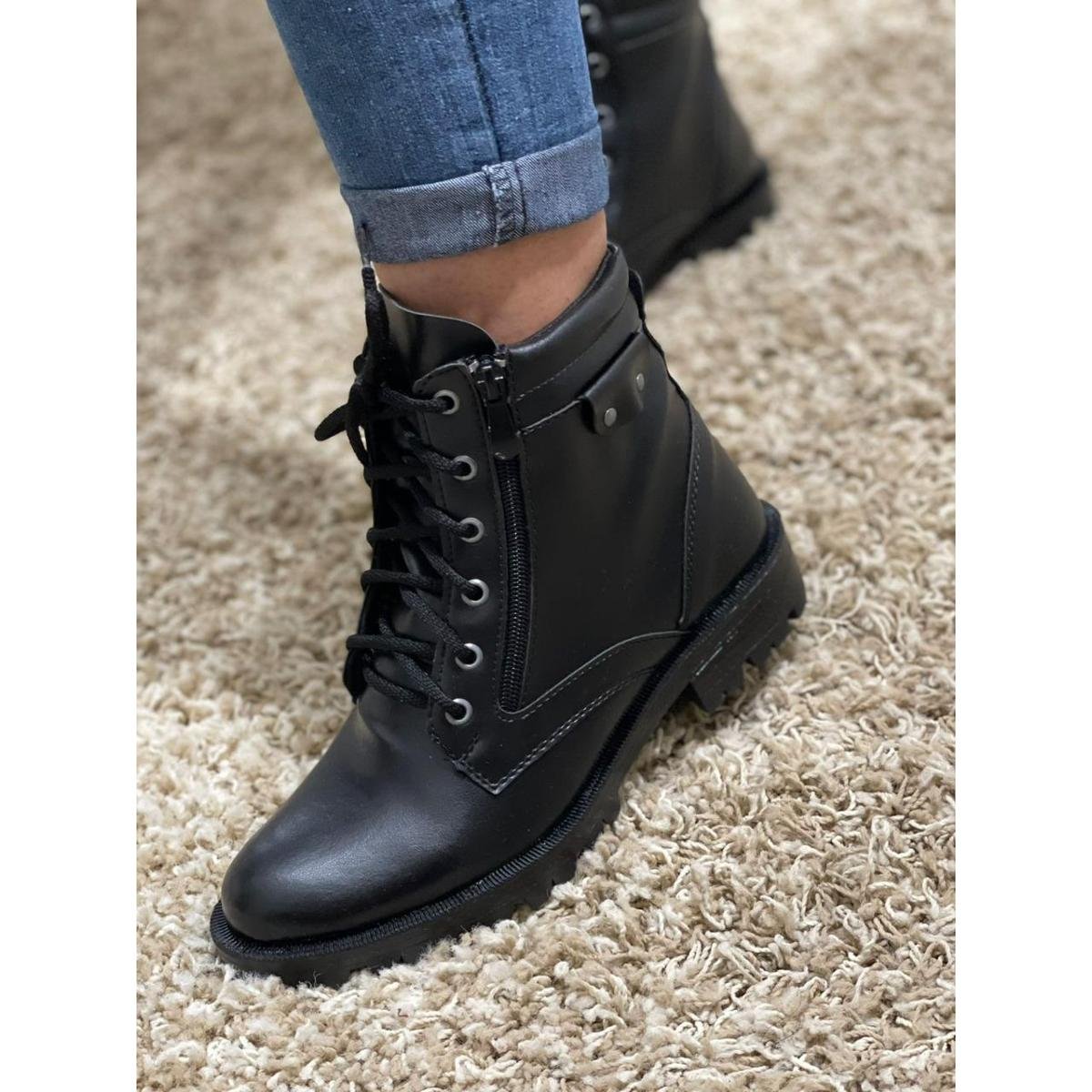 Bota Feminina Tratorada Casual Zíper Lateral Cano Curto Modinha Menor preço em Bota Feminina Tratorada Casual Zíper Lateral Cano Curto Modinha