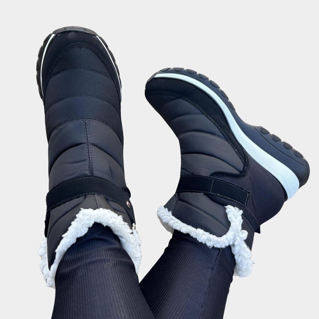 Bota Feminina Zamara Forrada com Lã Nobuck e Nylon