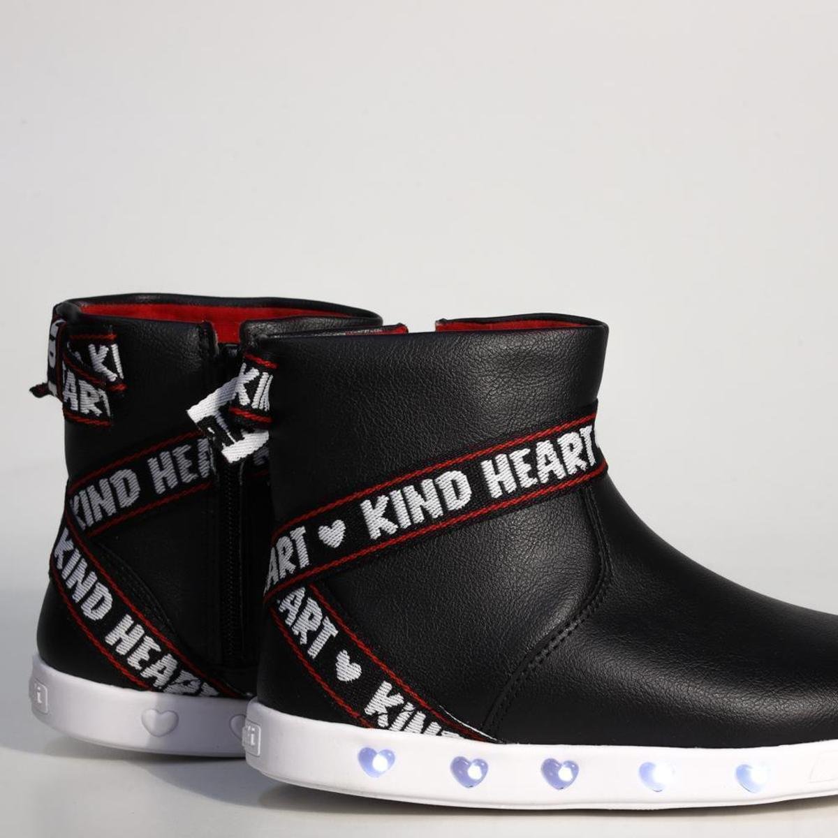 Bota Infantil Feminina Pampili Sneaker Luz Led Glitter | Via Pé | Calçados,  Roupas e Acessórios