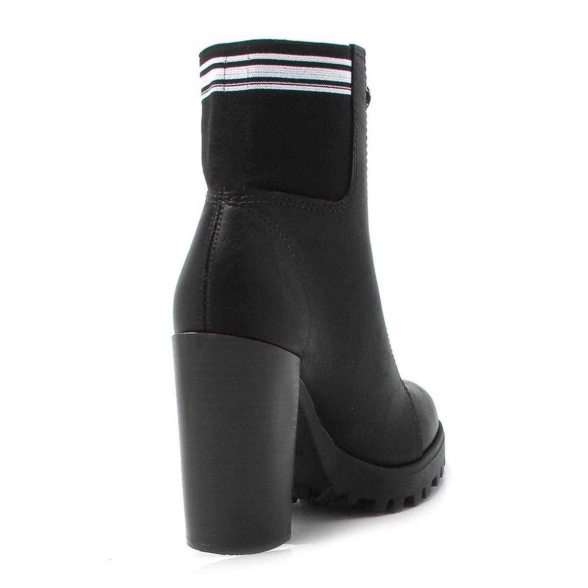 bota tratorada da moleca