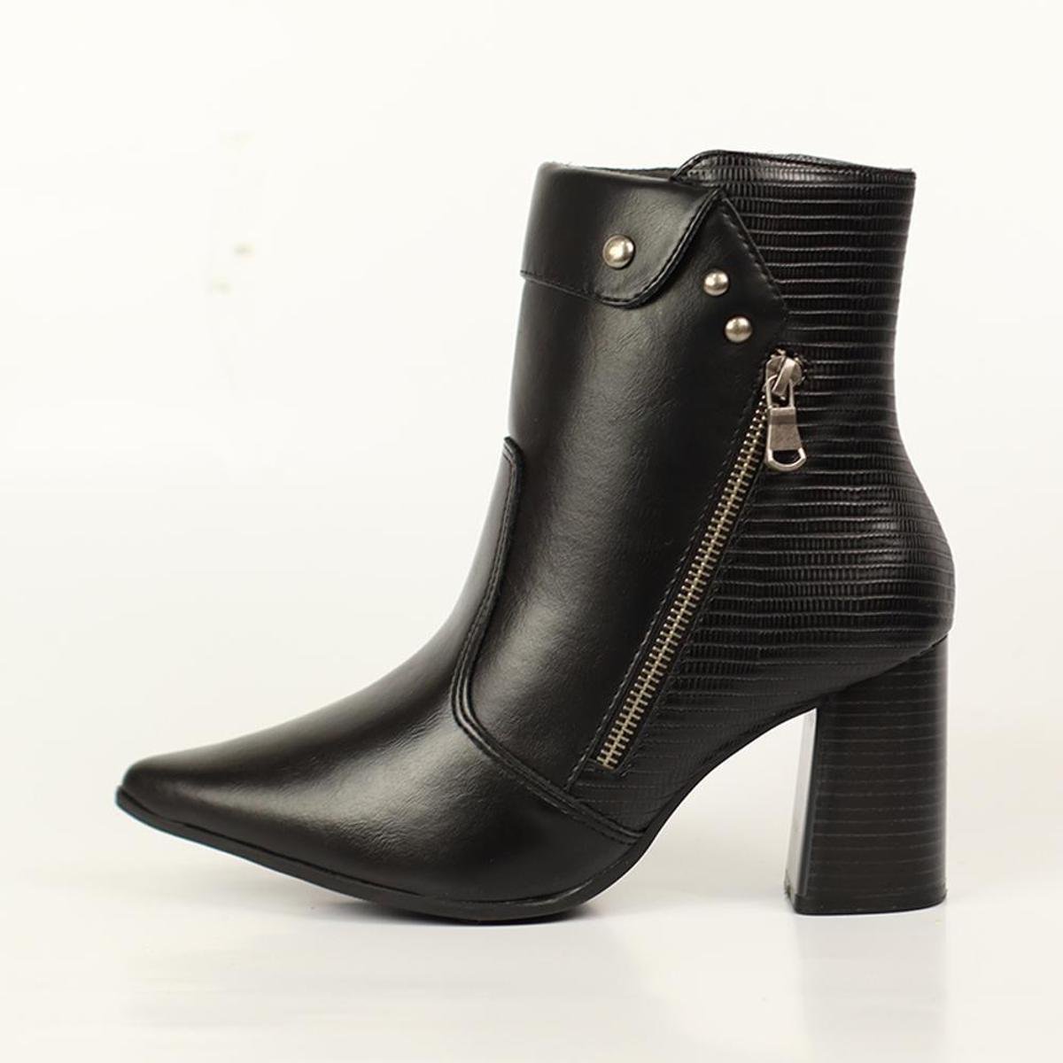 Bota Ramarim Cano Curto Bico Fino Tachas Zattini