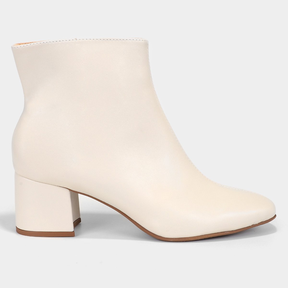 Bota Shoestock Cano Baixo Salto Bloco Médio - Off White Menor preço em Bota Shoestock Cano Baixo Salto Bloco Médio - Off White