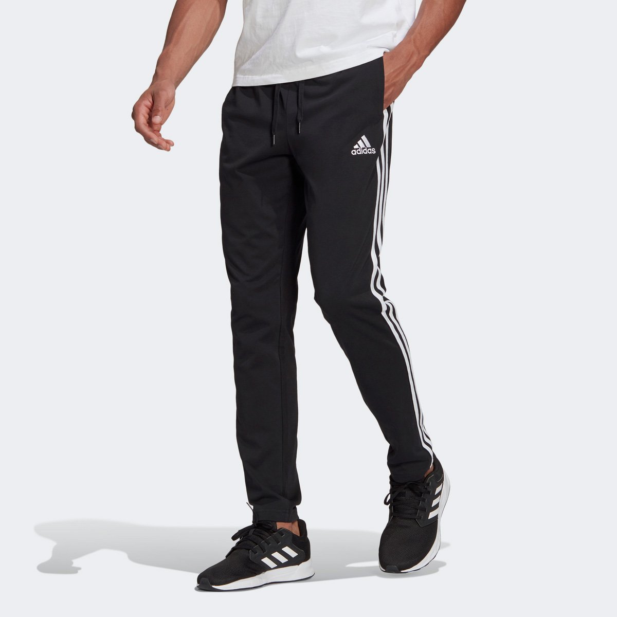 Calça Adidas 3 Listras Masculina - Preto+Branco Menor preço em Calça Adidas 3 Listras Masculina - Preto+Branco