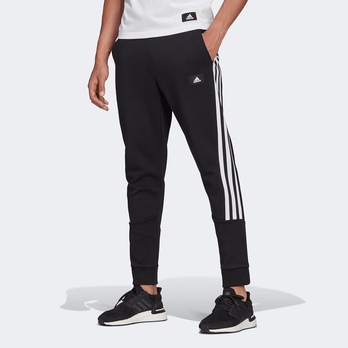 Calça Adidas Future 3 Stripes Masculina - Preto Menor preço em Calça Adidas Future 3 Stripes Masculina - Preto