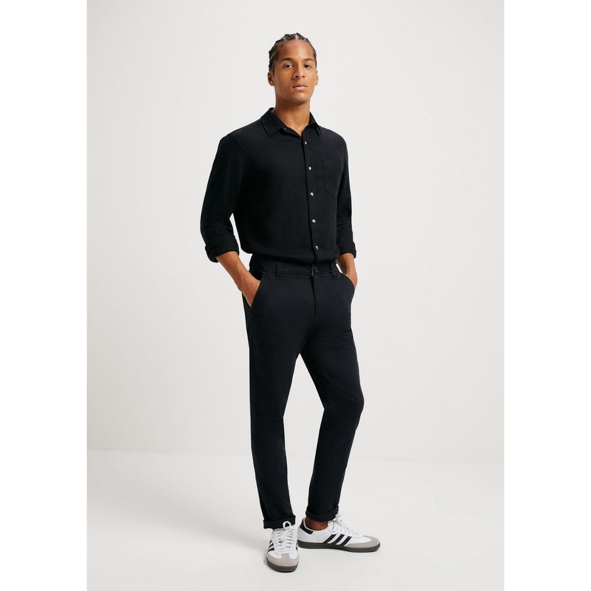 Calça Básica Masculina Chino Slim Em Sarja Com Elastano Menor preço em Calça Básica Masculina Chino Slim Em Sarja Com Elastano