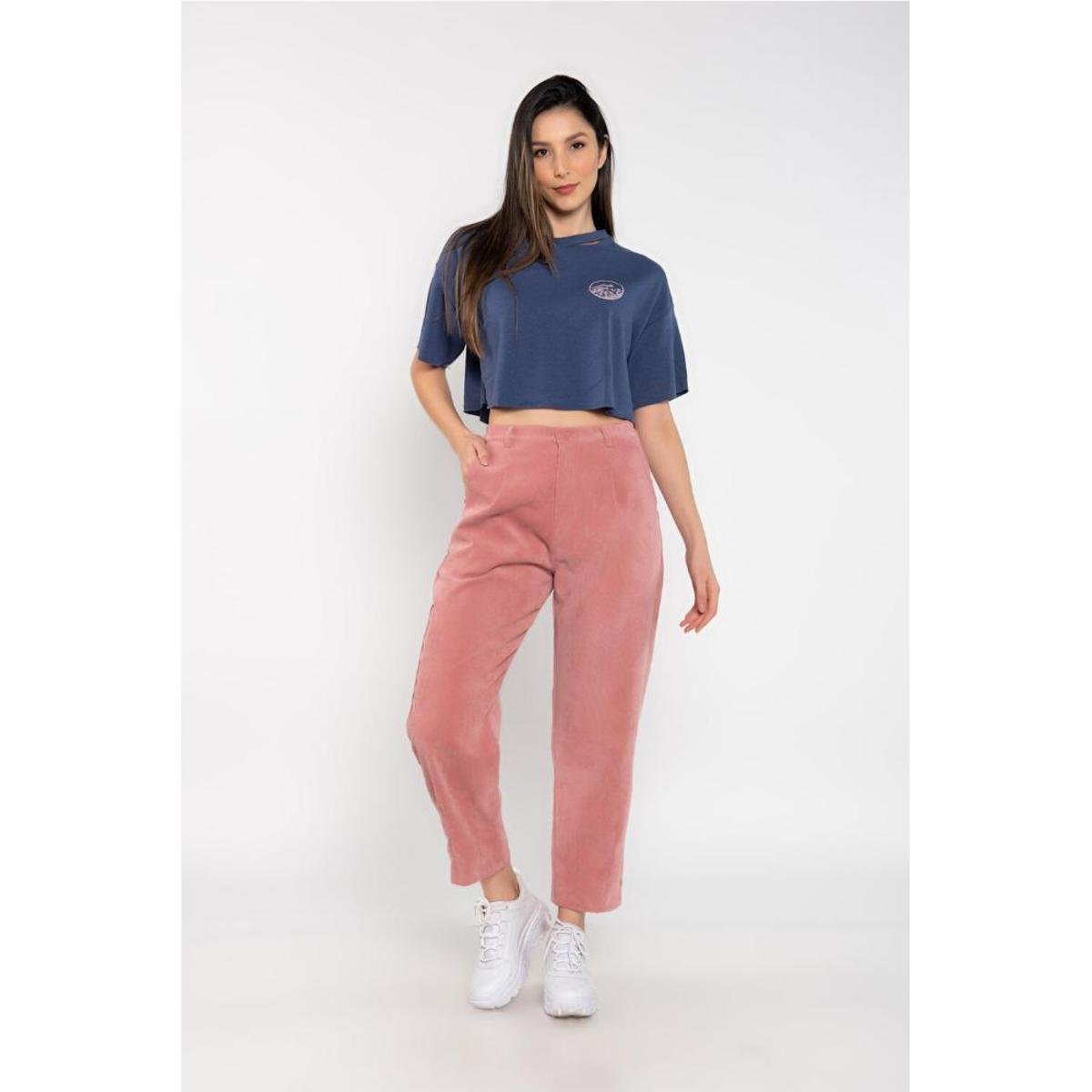 Calça cenoura em veludo retro - Rosa é ruim? Calça cenoura em veludo retro - Rosa é boa?