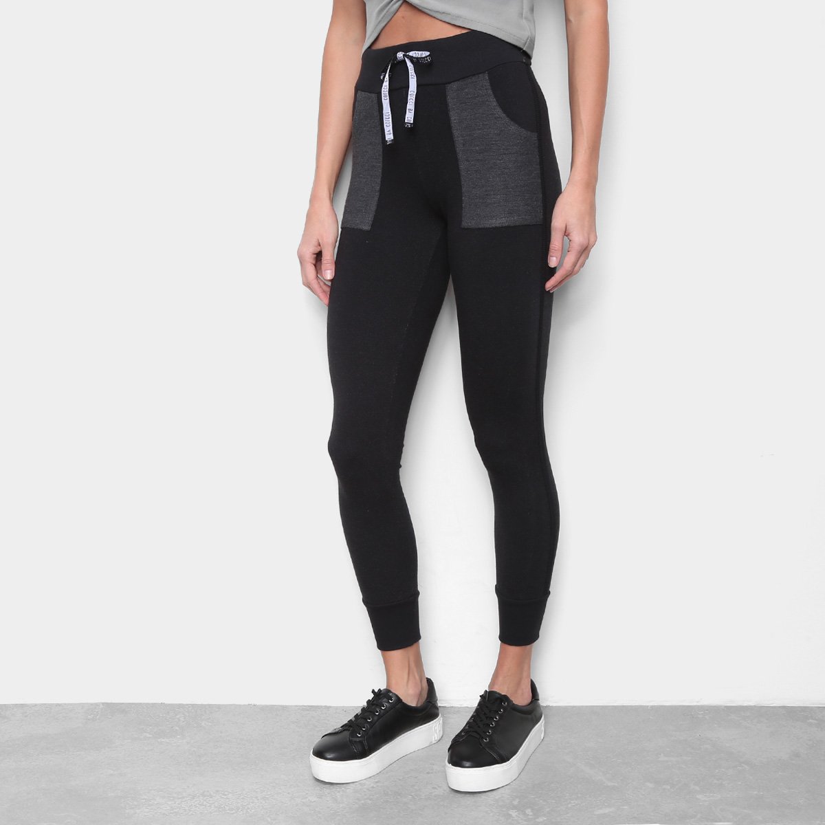 Calça Colcci Moletinho Feminina - Preto Menor preço em Calça Colcci Moletinho Feminina - Preto