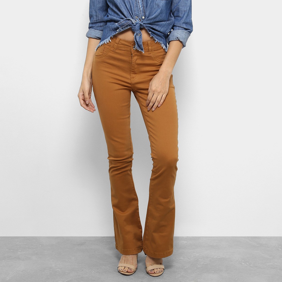 Calça De Sarja Flare Coffee Cintura Média Feminina - Cáqui Menor preço em Calça De Sarja Flare Coffee Cintura Média Feminina - Cáqui