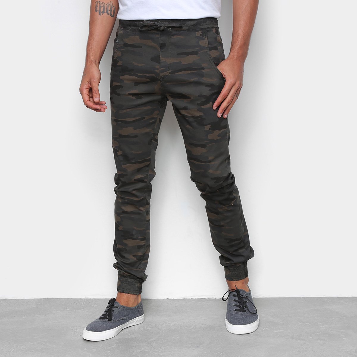 Calça Ecxo Jogger Camuflada Masculina - Verde Militar Menor preço em Calça Ecxo Jogger Camuflada Masculina - Verde Militar