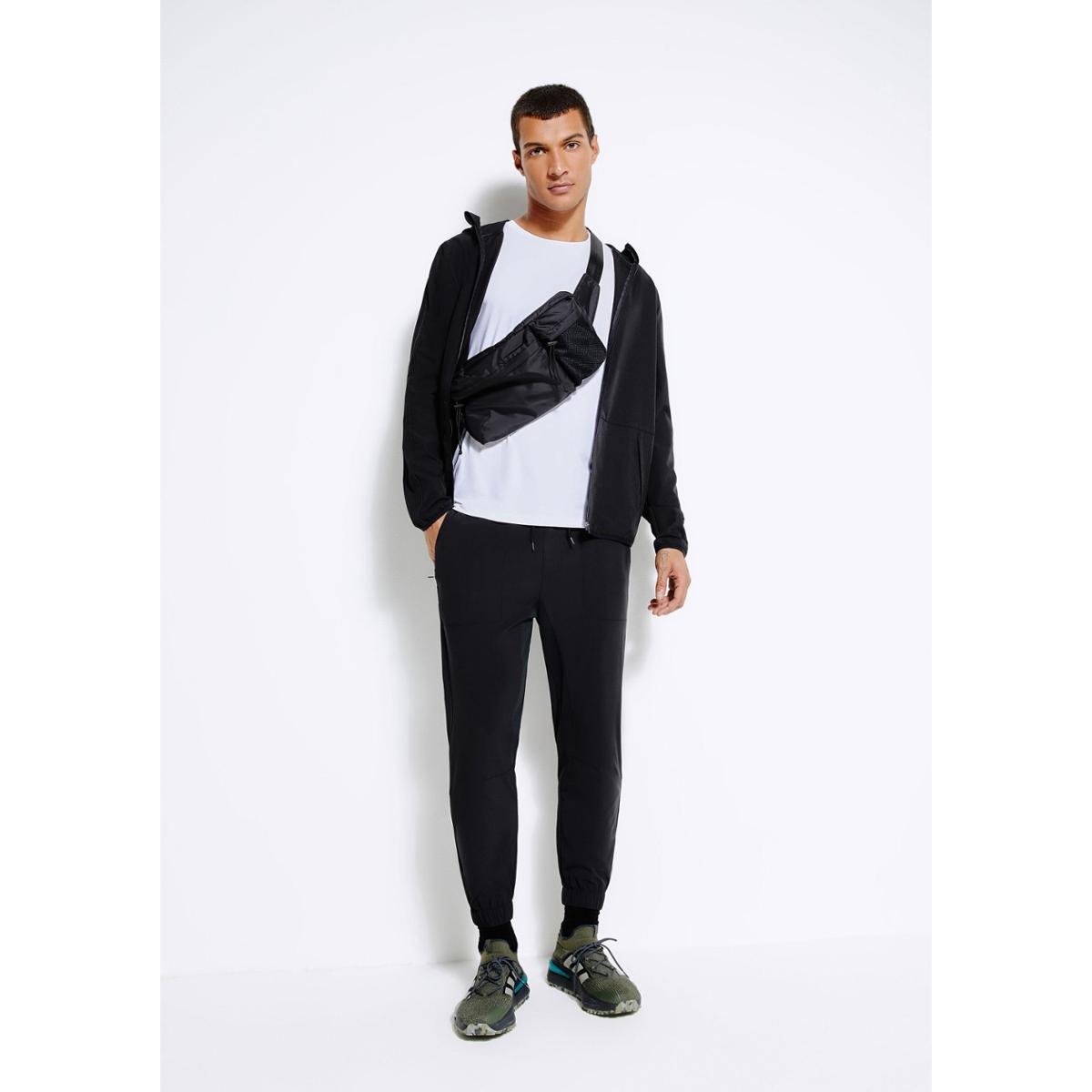 Calça Esportiva Masculina Jogger - Preto M Menor preço em Calça Esportiva Masculina Jogger - Preto M