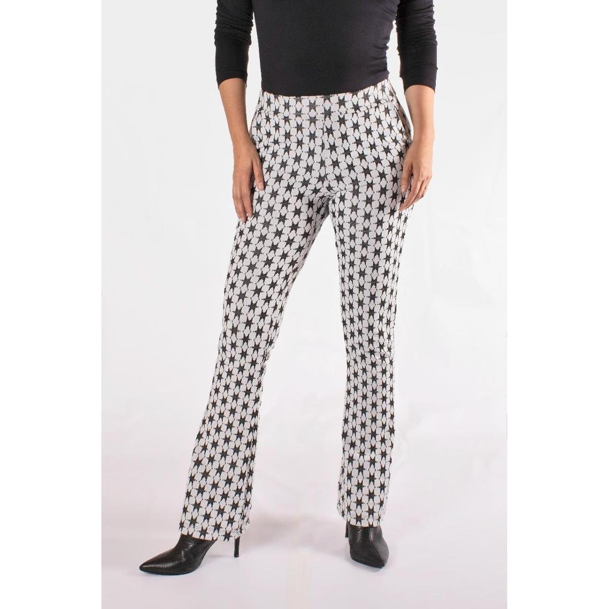 Calça Feminina Flare Jacquard Estrela - Branco Menor preço em Calça Feminina Flare Jacquard Estrela - Branco