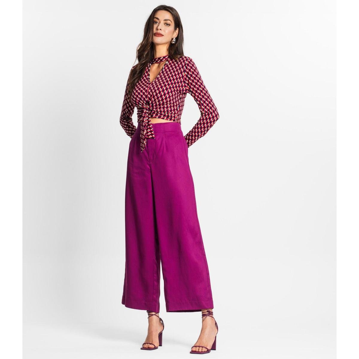 Calça Feminina Pantalona Em Sarja Endless Roxo Menor preço em Calça Feminina Pantalona Em Sarja Endless Roxo