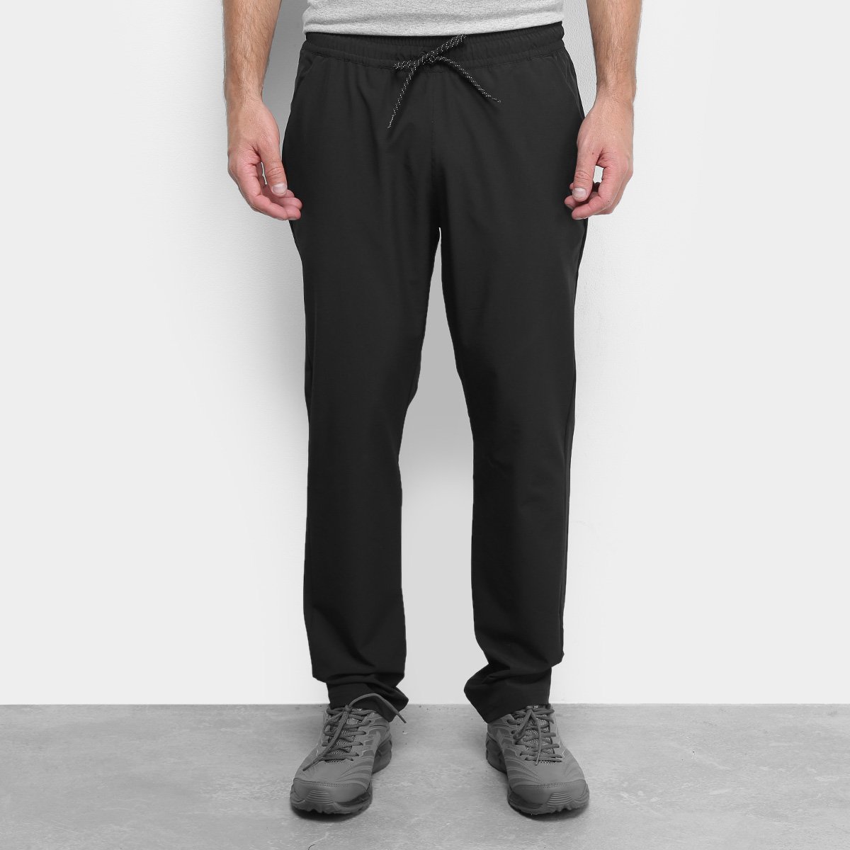 Calça Fila Bahamas Masculina - Preto Menor preço em Calça Fila Bahamas Masculina - Preto