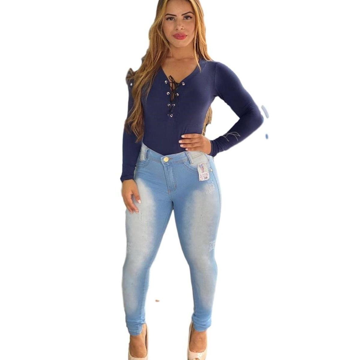 calça jeans azul claro cintura alta