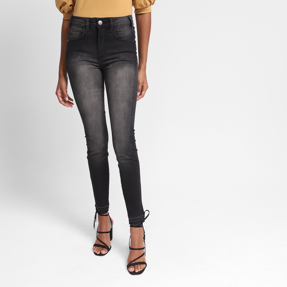 Calça Jeans Cigarrete Forum Estonada Feminina - Preto Menor preço em Calça Jeans Cigarrete Forum Estonada Feminina - Preto