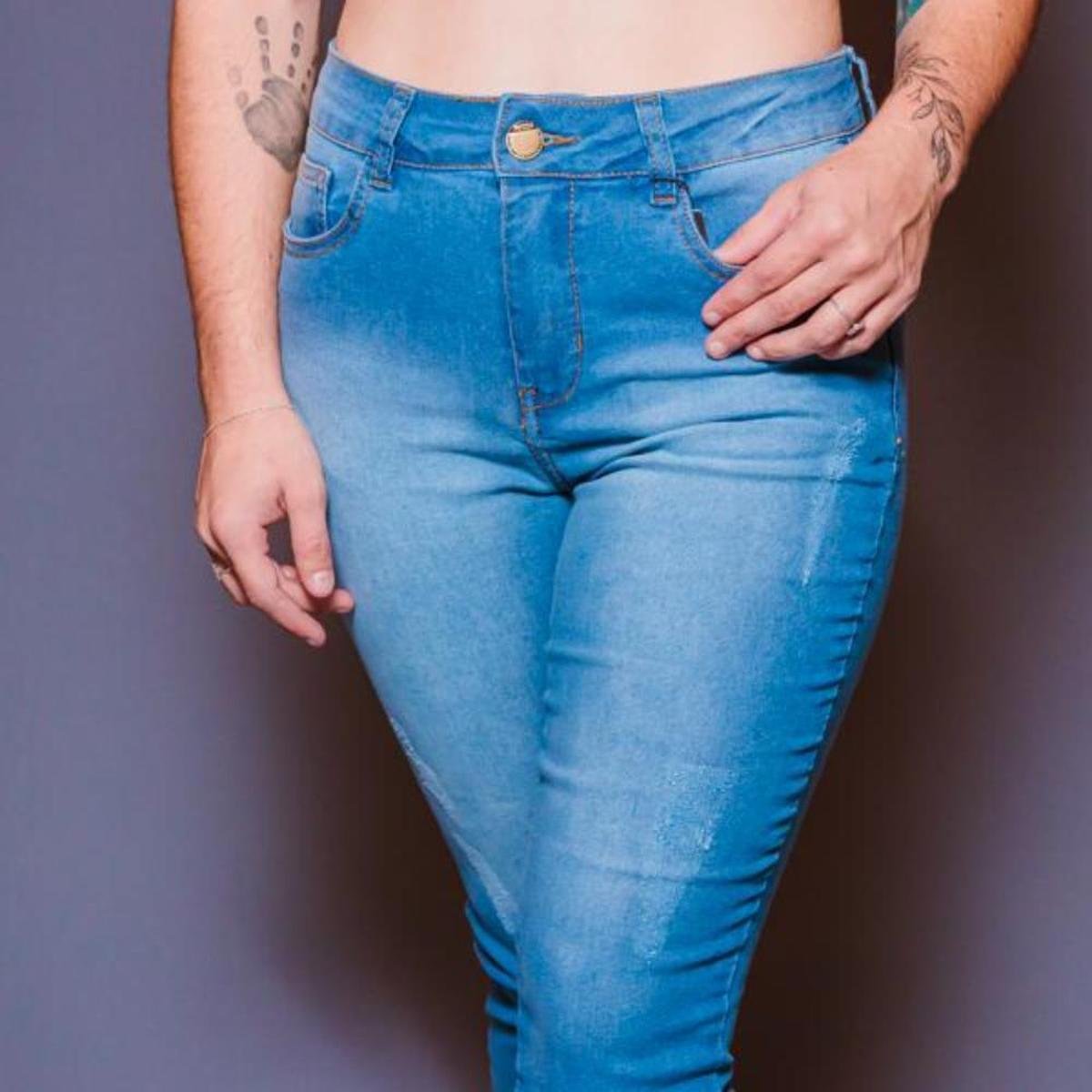 Calça Jeans Cropped Feminina Visceral Cintura Alta Casual - Azul Claro Menor preço em Calça Jeans Cropped Feminina Visceral Cintura Alta Casual - Azul Claro