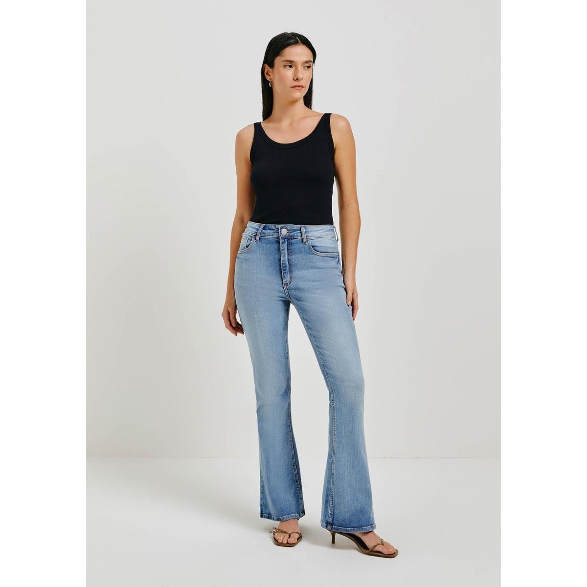 Calça Jeans Feminina Cintura Média Flare Petit - Azul 038 Menor preço em Calça Jeans Feminina Cintura Média Flare Petit - Azul 038