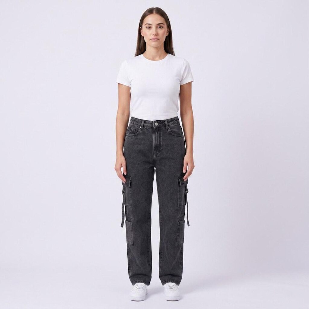 Calça Jeans Feminina Wide Leg Cargo Preta Kult