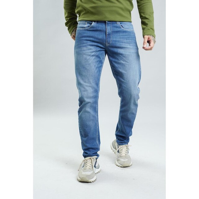 Calça Jeans Masculina Arqueada Slim em Lavagem Média Dialogo Jeans